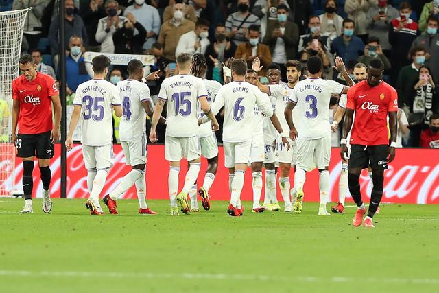 国际车队竞速成都天府绿道 赛事经济激活春日消费