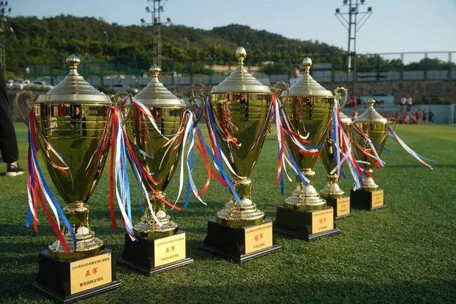 库里14分维金斯22+10 勇士大胜送灰熊4连败