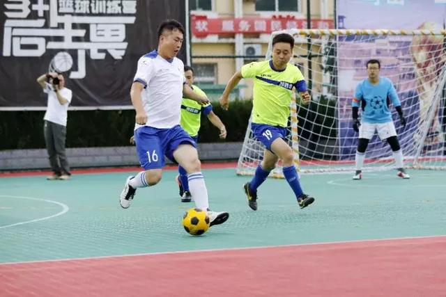 翟晓川19分首钢胜肯帝亚 吴前25分浙江胜深圳