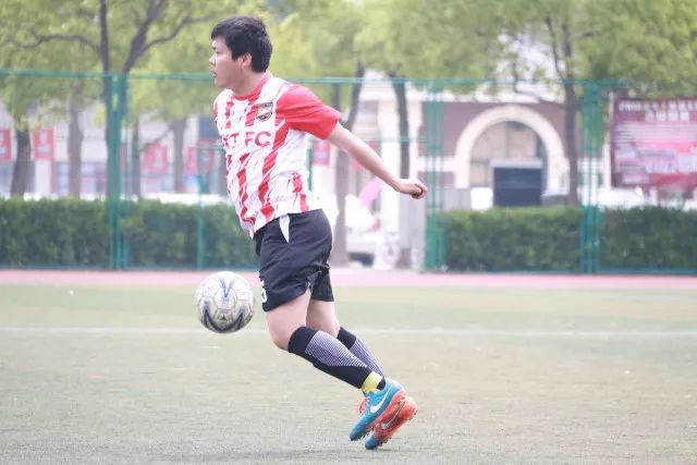 辽篮官方：李晓旭初步检查后排除跟腱损伤